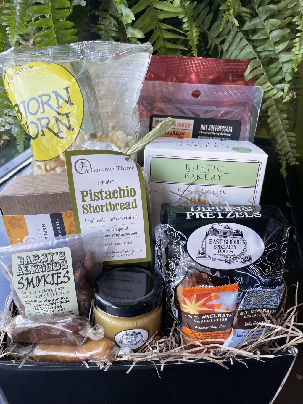 Picnic Snackers Gift Basket Golden Fig Fine Foods
